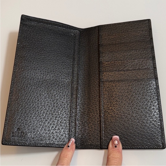 Gucci Textured Black Leather Wallet - Picture 8 of 10